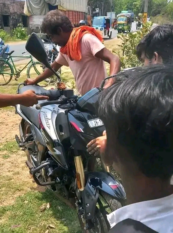 बलियापुर के सिगिंयाटांड़ में भीषण सड़क हादसा, तेज रफ्तार वाहन की टक्कर से युवक गंभीर घायल
