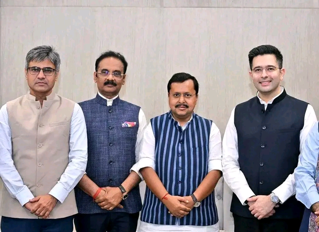 नई_दिल्ली | AAP में बड़ी टूट, BJP में शामिल होने की प्रक्रिया तेज; राघव चड्ढा समेत 3 सांसदों की मुलाकात