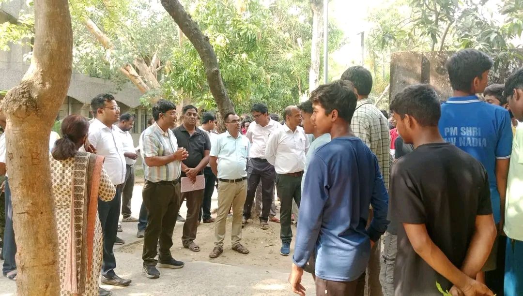 निरसा नवोदय विद्यालय में छात्र की मौत: जांच में पहुंचे BDO, प्रबंधन ने लापरवाही से किया इनकार