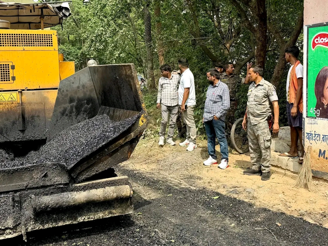 Baliapur सड़क निर्माण का औचक निरीक्षण, गुणवत्ता पर विधायक सख्त