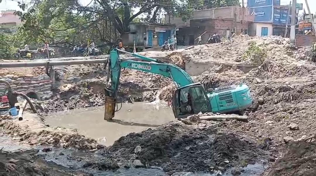 शिवलीबाड़ी झिलिया पुल निर्माण में लापरवाही का आरोप, बढ़ा जन-आक्रोश