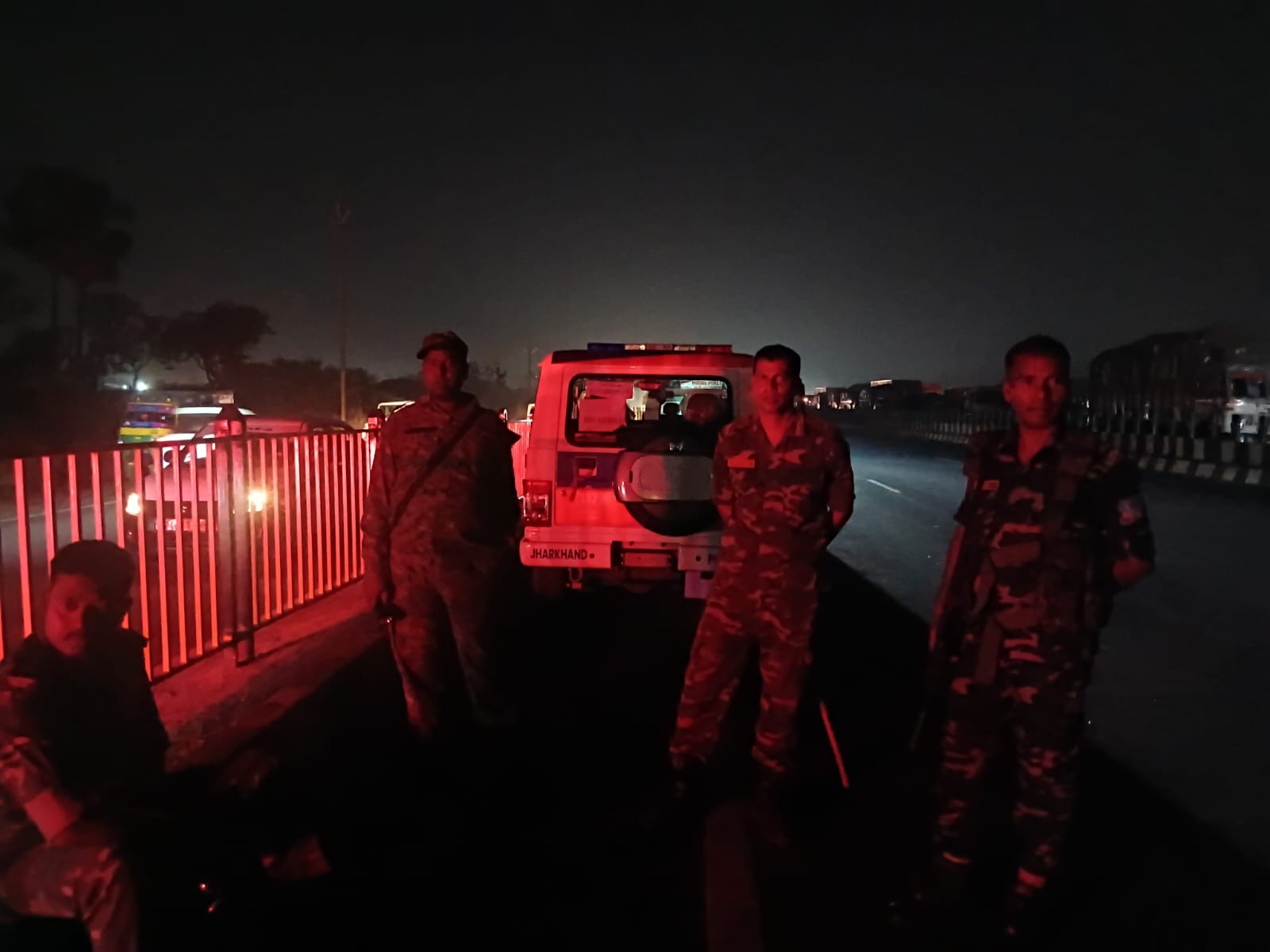 तेज रफ्तार कार का कहर: बुजुर्ग महिला को 200 फीट तक घसीटा, ग्रामीणों का फूटा गुस्सा