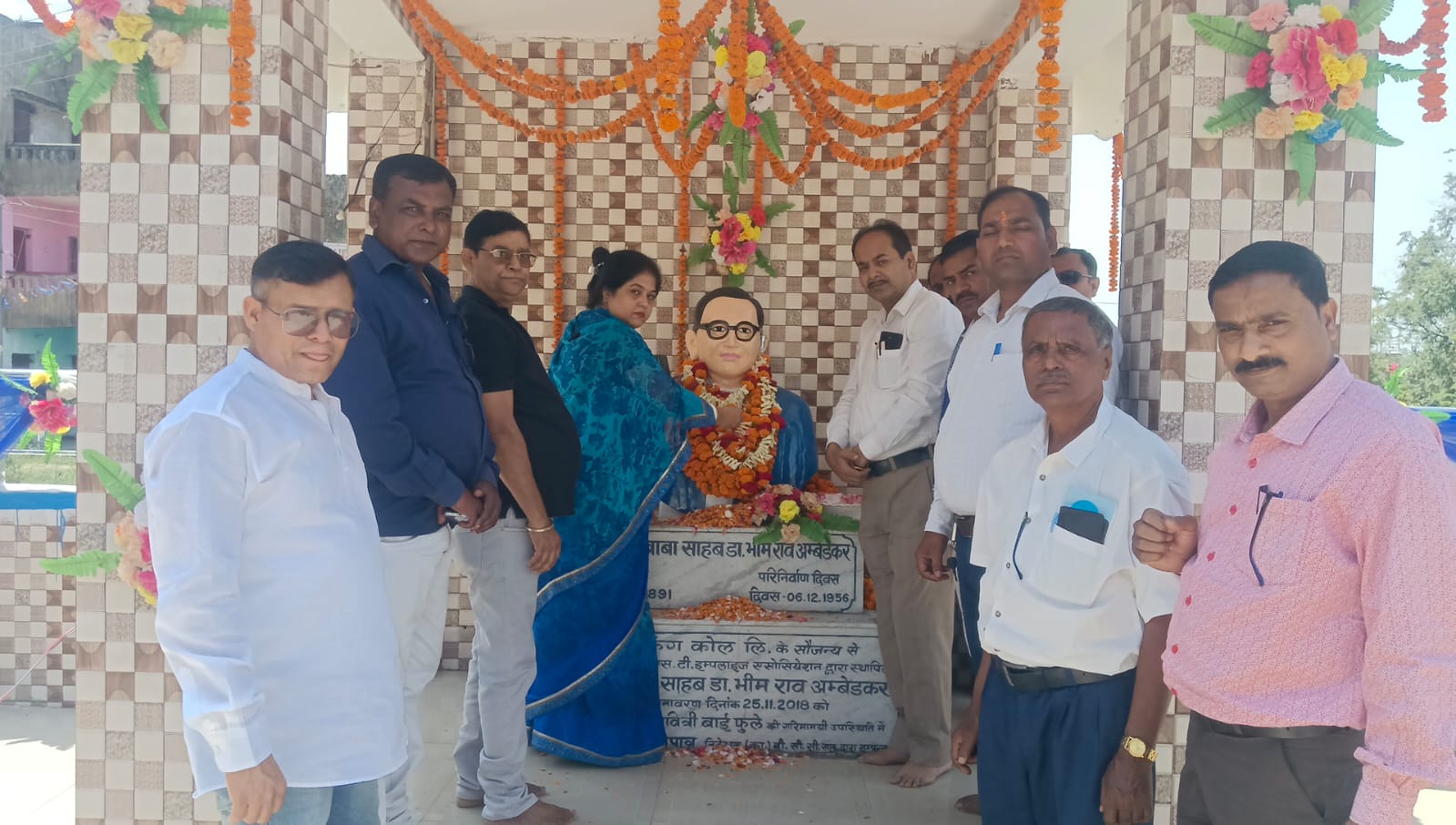 धनबाद के कार्मिक नगर में अंबेडकर जयंती धूमधाम से मनाई गई, लोगों ने दी श्रद्धांजलि