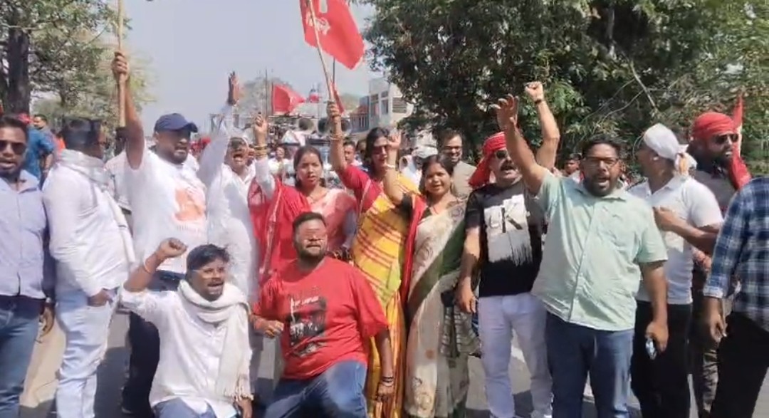 निरसा में शहीद गुरुदास चटर्जी को श्रद्धांजलि, हजारों समर्थकों ने माफिया राज के खिलाफ संघर्ष का लिया संकल्प