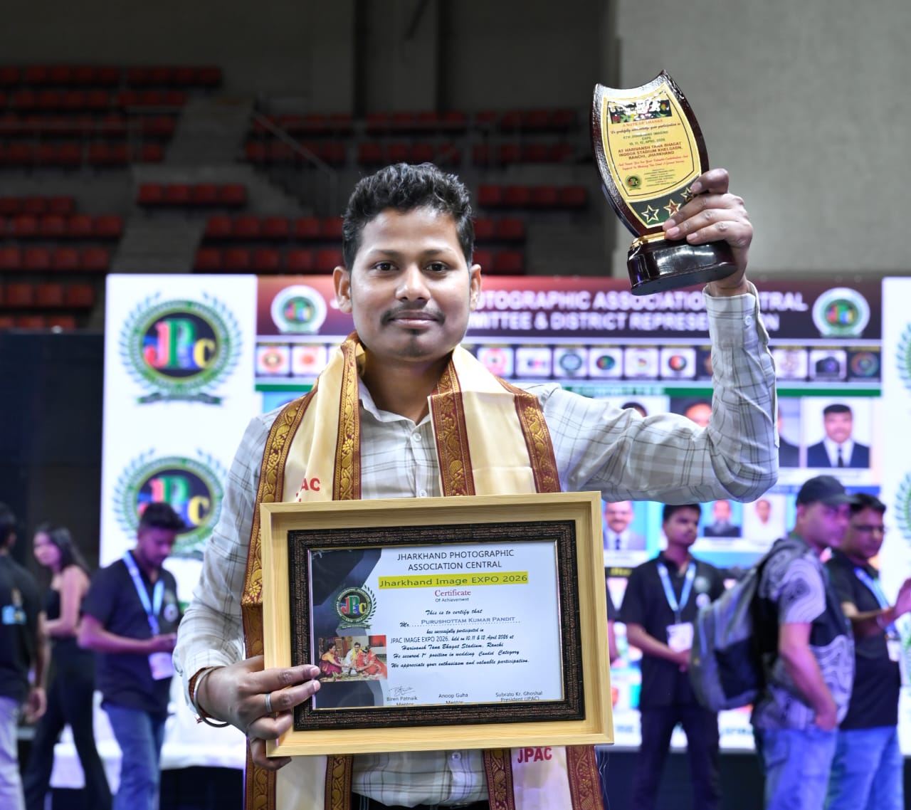 धनबाद के पुरुषोत्तम पंडित ने फोटोग्राफी प्रतियोगिता में प्रथम स्थान प्राप्त किया
