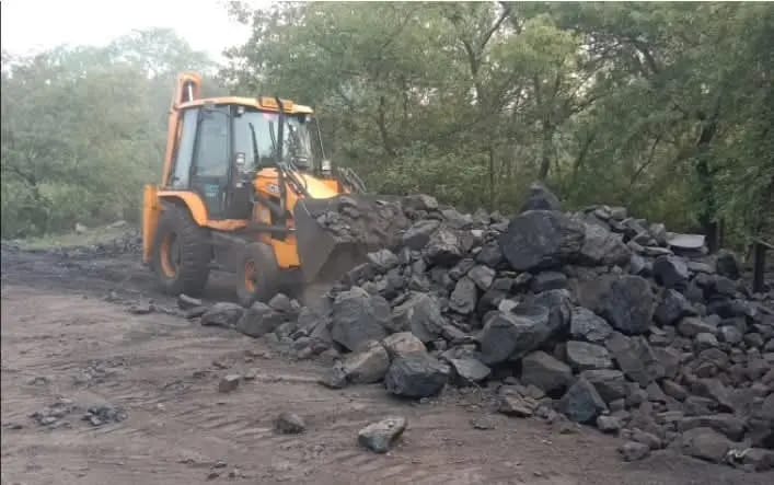 लोदना में CISF की बड़ी कार्रवाई, 30 टन चोरी का कोयला जब्त