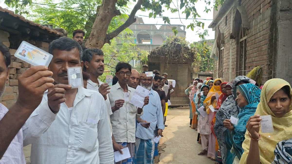 पश्चिम बंगाल में पहले चरण का मतदान शुरू, कड़ी सुरक्षा के बीच लंबी कतारें