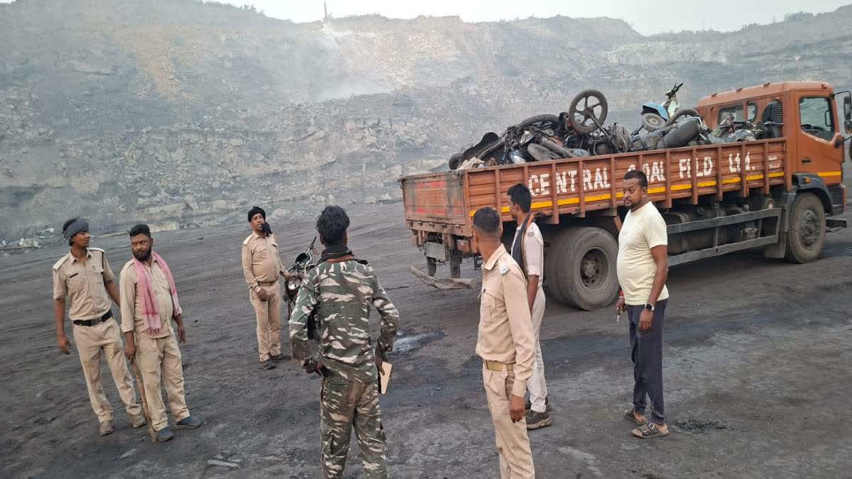 CCL माइंस में छापेमारी, 16 बाइक जब्त