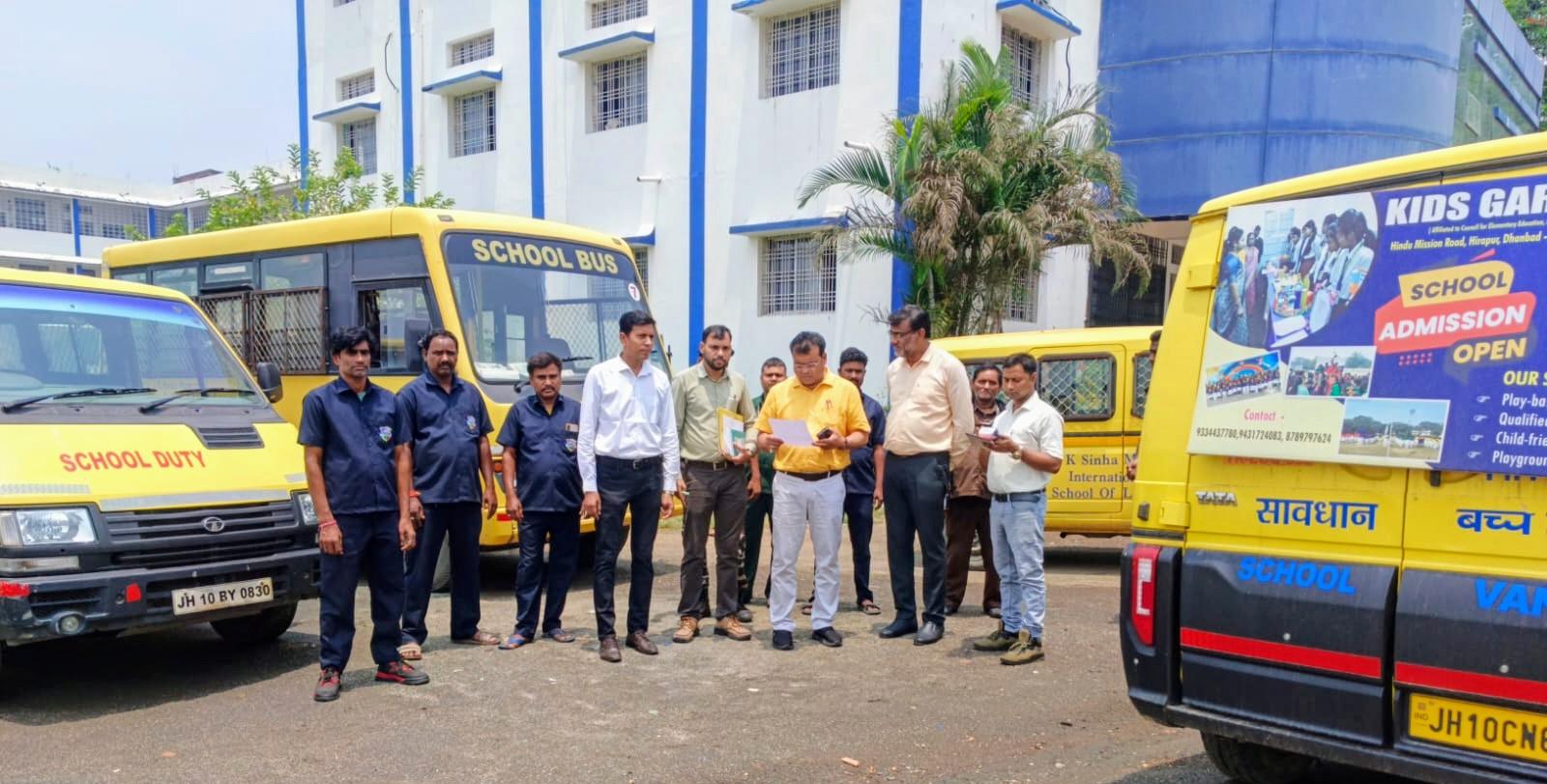 Dhanbad स्कूल वाहनों की जांच, 91,650 रुपये का जुर्माना