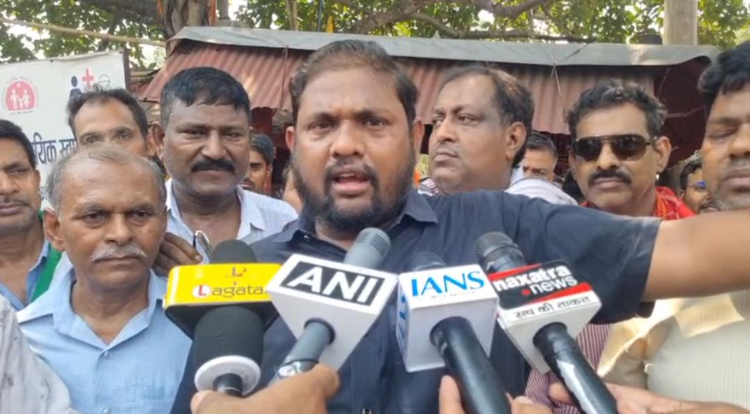 केंदुआ बंद से थमा कारोबार, ‘साजिश’ के आरोपों के बीच धनबाद–बोकारो रोड खोलने की मांग तेज