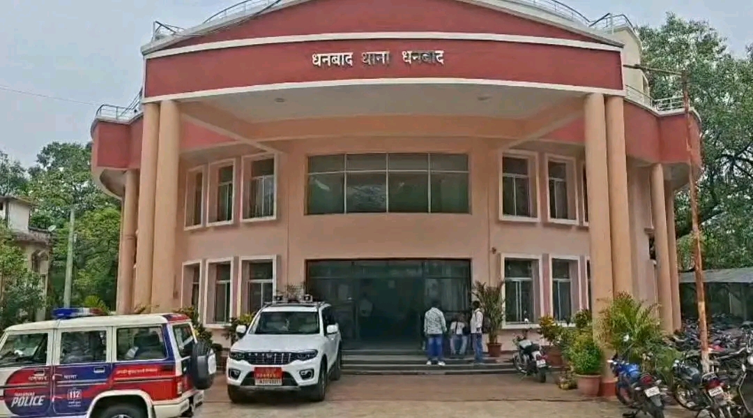 धनबाद में वासेपुर गैंग पर बड़ी कार्रवाई: सैफी अब्बास नकवी फिर रिमांड पर, पुलिस कर रही गहन पूछताछ