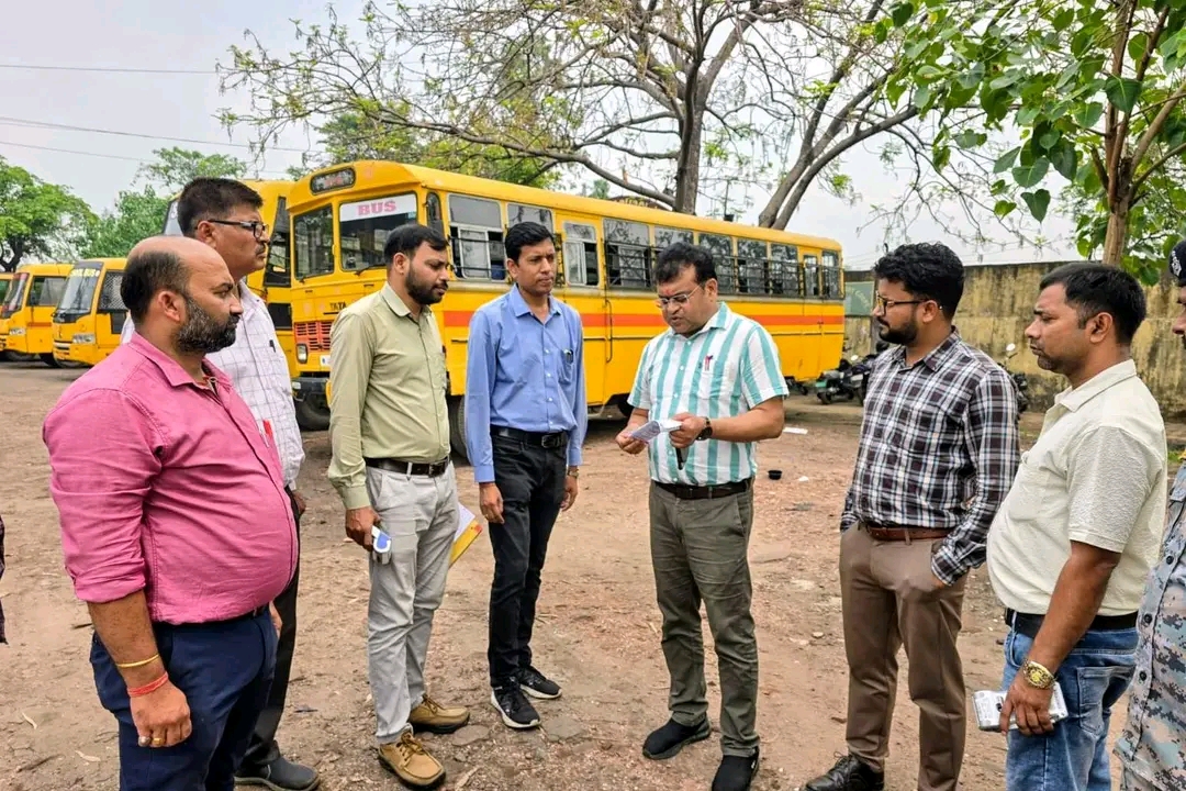 धनबाद में स्कूल वाहनों पर बड़ी कार्रवाई, DAV के वाहनों से वसूला गया 1 लाख से ज्यादा जुर्माना