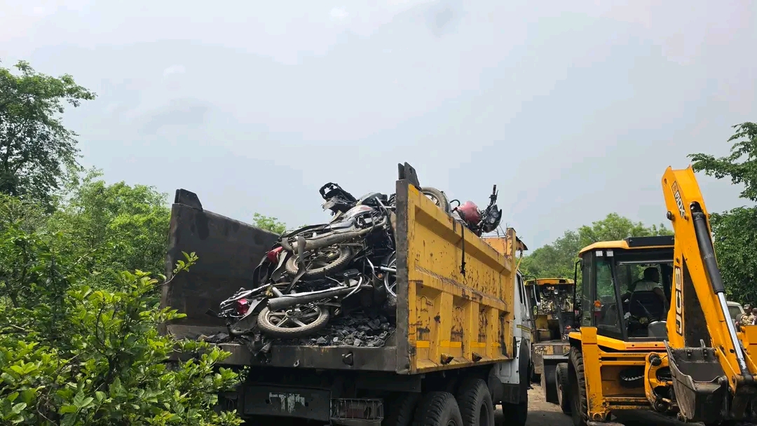 BCCL एरिया-3 सोनारडीह में बड़ी कार्रवाई, 20 टन अवैध कोयला और 12 बाइक जब्त