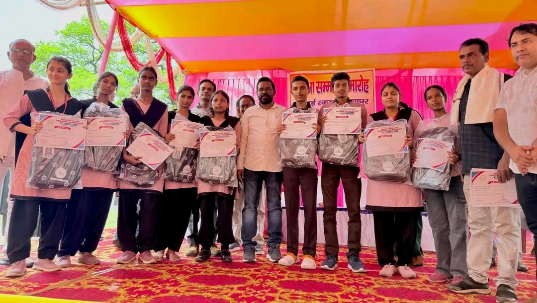सिंदरी में प्रतिभा सम्मान समारोह, मेधावी छात्र-छात्राएं हुए सम्मानित