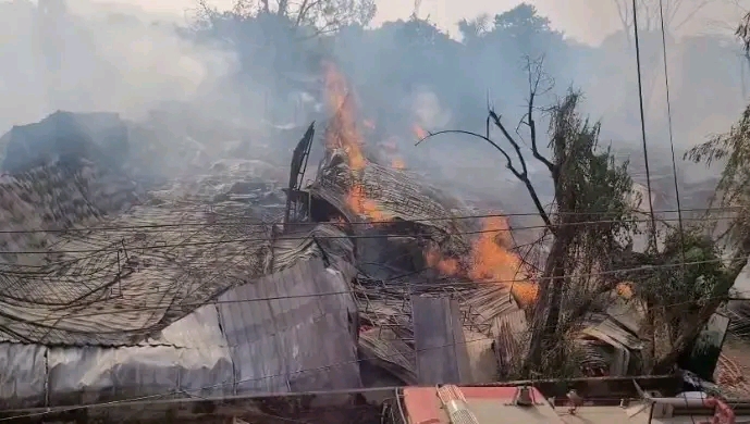 Ranchi: चेशायर होम स्थित गोदाम में भीषण आग, लाखों का सामान जलकर राख