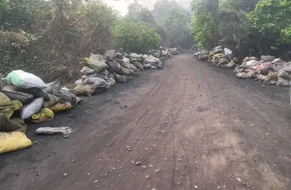 धनबाद में BCCL क्षेत्रों में धड़ल्ले से जारी कोयला चोरी, CISF पर उठे सवाल
