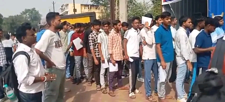 govindpur गोविंदपुर में SSC GD परीक्षा के दौरान गर्मी से अभ्यर्थी परेशान