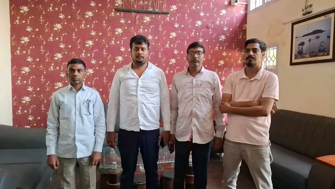 dhanbad पेट्रोल-डीजल कीमतों में बढ़ोतरी पर राजद का विरोध, सरकार पर महंगाई बढ़ाने का आरोप