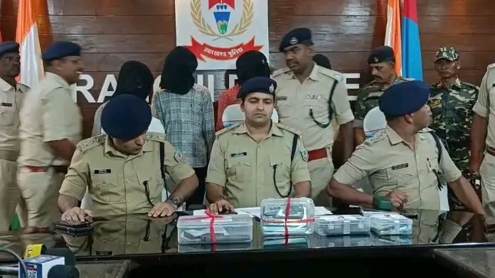 ranchi पुलिस ने लूट और छिनतई गिरोह का किया खुलासा, चार अपराधी गिरफ्तार