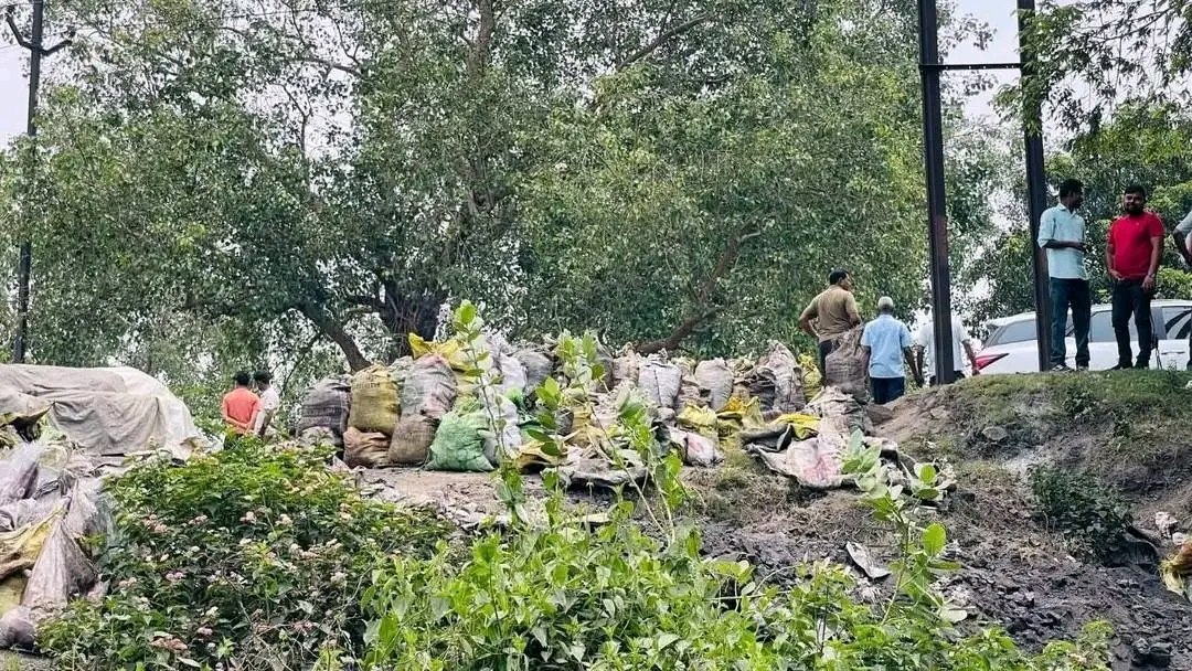 कतरास में भू-धंसान से हड़कंप, विधायक रागिनी सिंह ने BCCL को लगाई फटकार