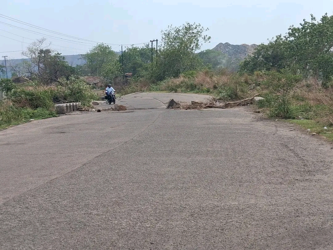 44 करोड़ की सड़क धंसी, एक साल बाद भी नहीं हुआ समाधान, प्रशासन और बीसीसीएल पर उठे सवाल