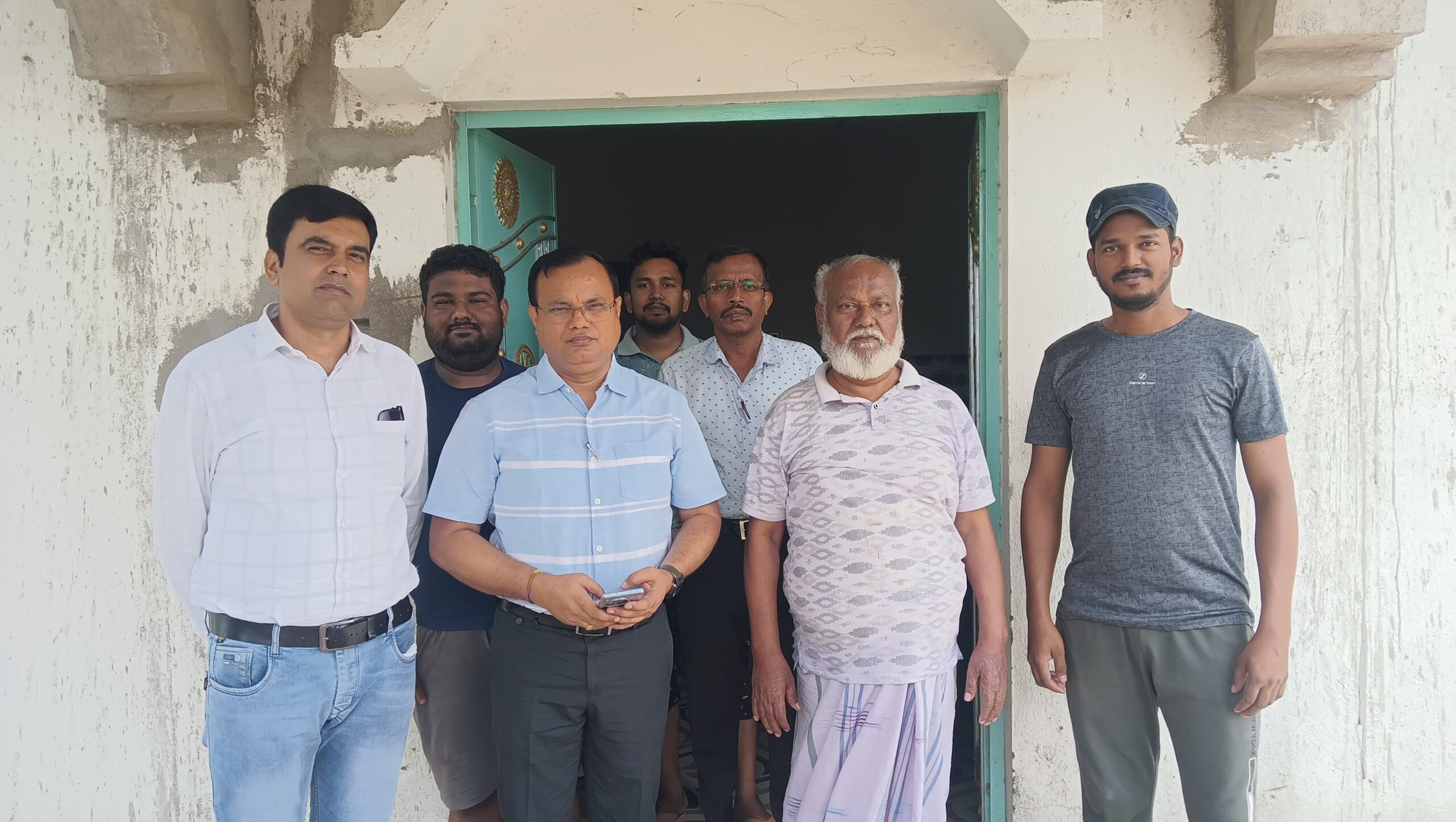 पूर्वी टुंडी में स्व-जनगणना का भव्य आगाज, अंचल अधिकारी ने खुद पंजीकरण कर पेश की मिसाल