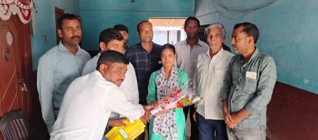 dhanbad पूर्वी टुंडी की छोटी कुमारी ने इंटर आर्ट्स में किया टॉप, क्षेत्र में खुशी की लहर