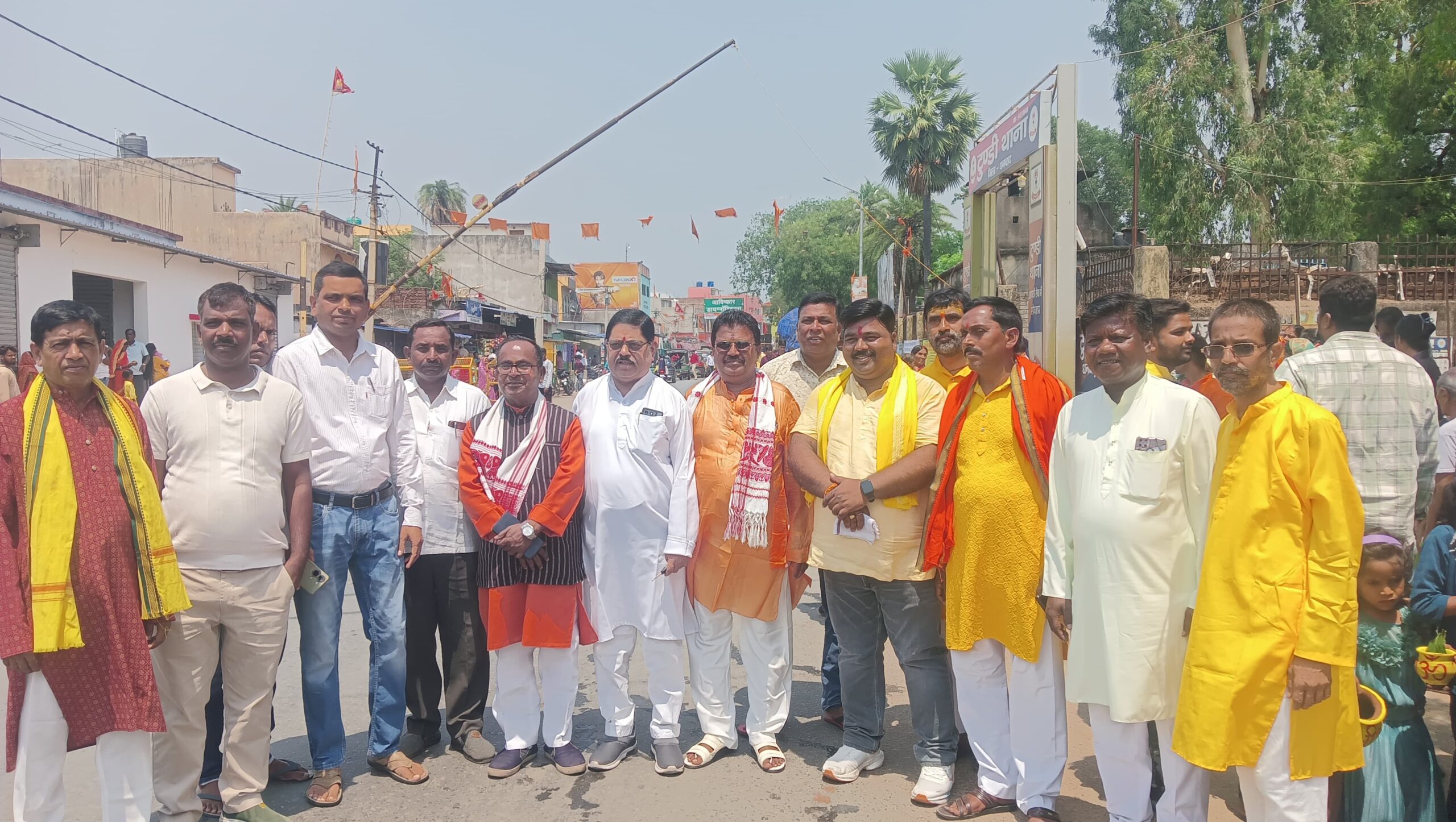 टुंडी में भक्ति का सैलाब, 508 कलशों के साथ निकली भव्य कलश यात्रा