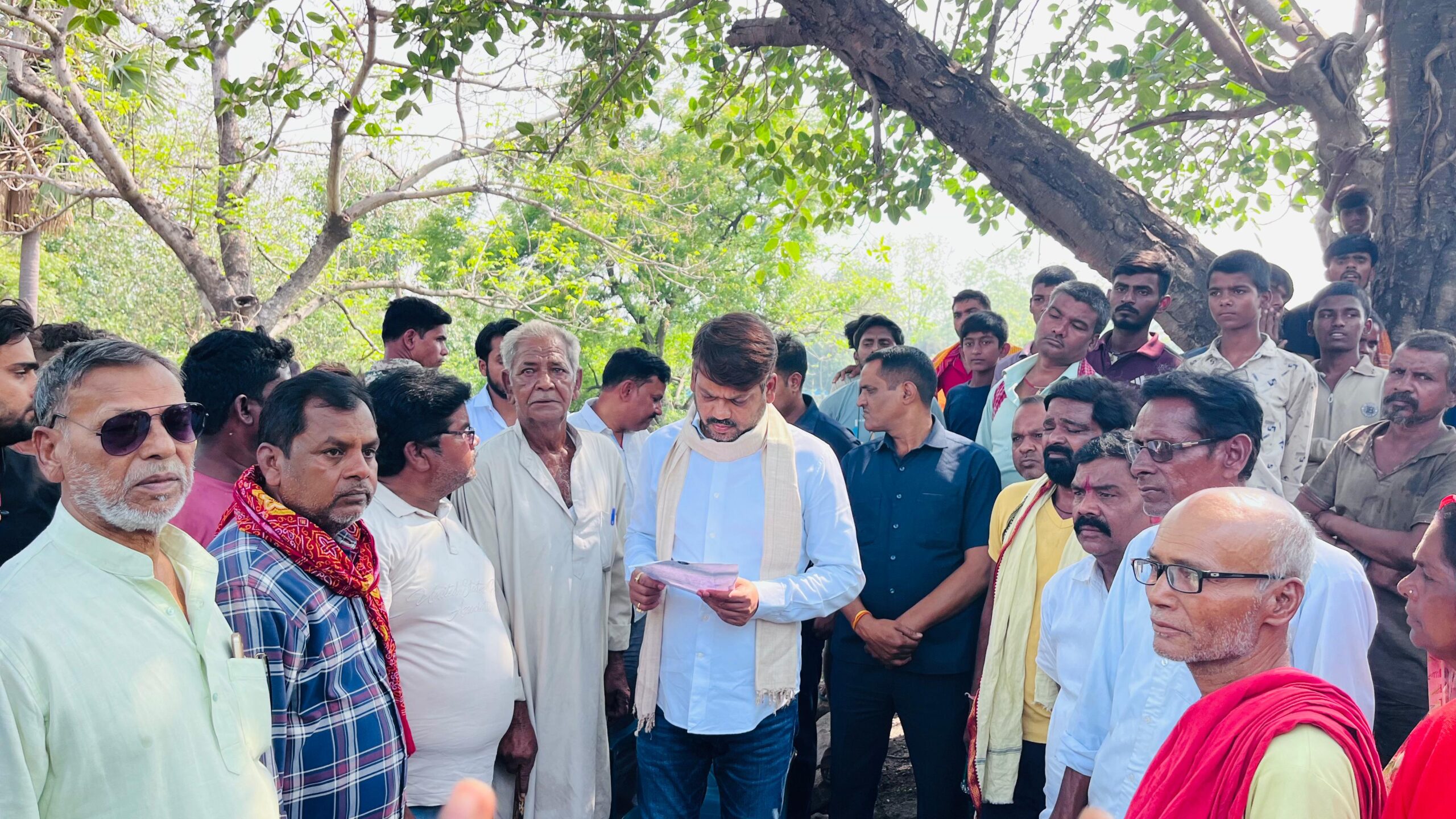 जिनागोरा-माड़ीगोदाम में ब्लास्टिंग से दहशत, पीड़ितों के समर्थन में उतरे मेयर संजीव सिंह