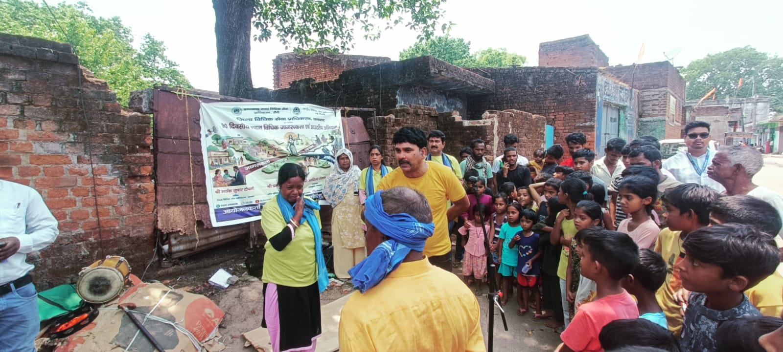 ग्रामीण क्षेत्र में डालसा ने नुक्कड़ नाटक से फैलायी कानूनी जागरूकता