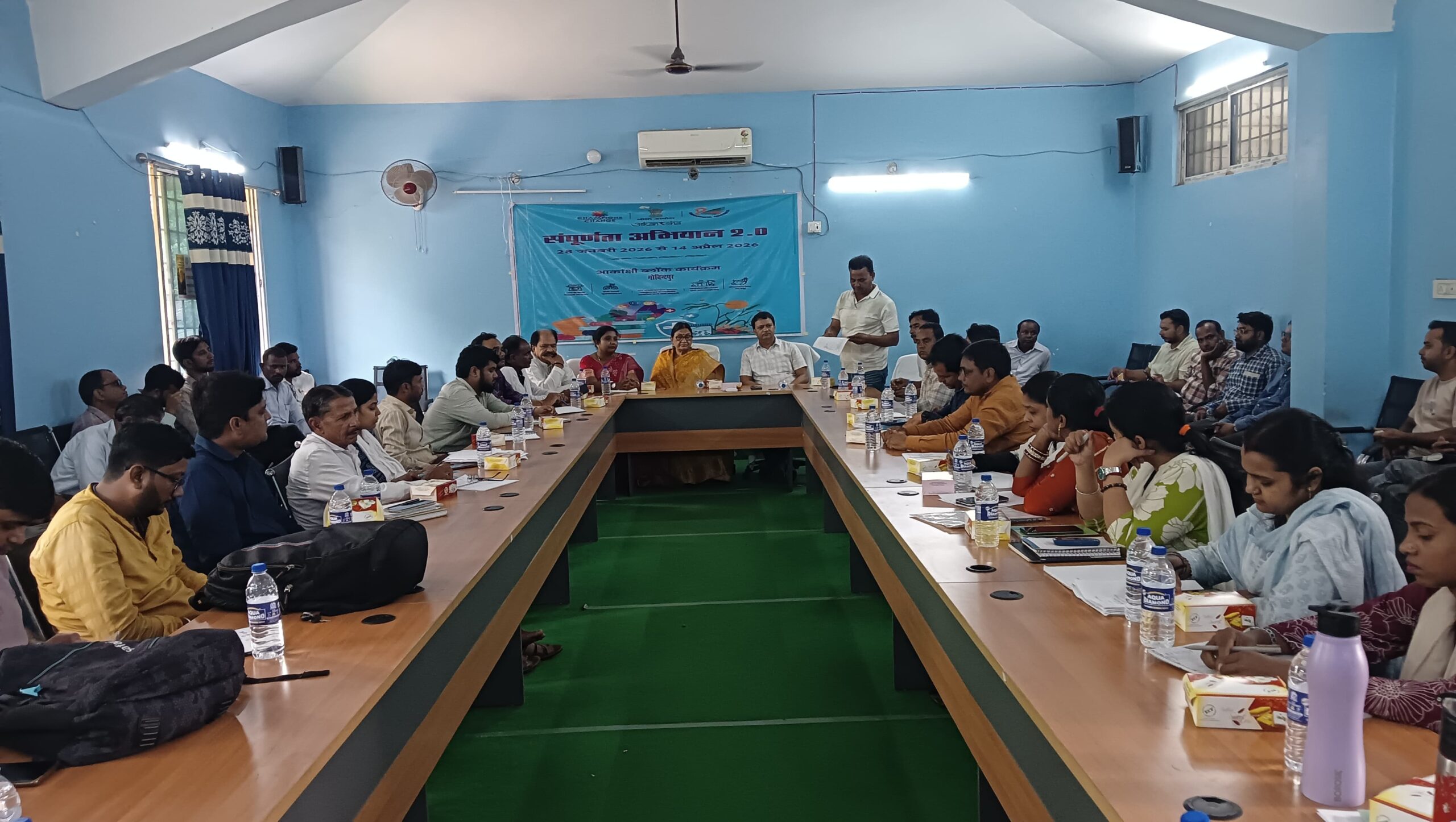 गोविंदपुर प्रखंड कार्यालय में विकास कार्यों की समीक्षा, खराब चापानलों को जल्द दुरुस्त करने का निर्देश