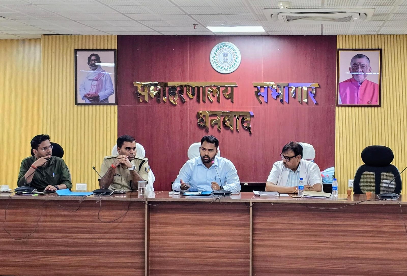 धनबाद में पेट्रोल-डीजल की कमी नहीं, अफवाहों पर ध्यान न दें: जिला प्रशासन