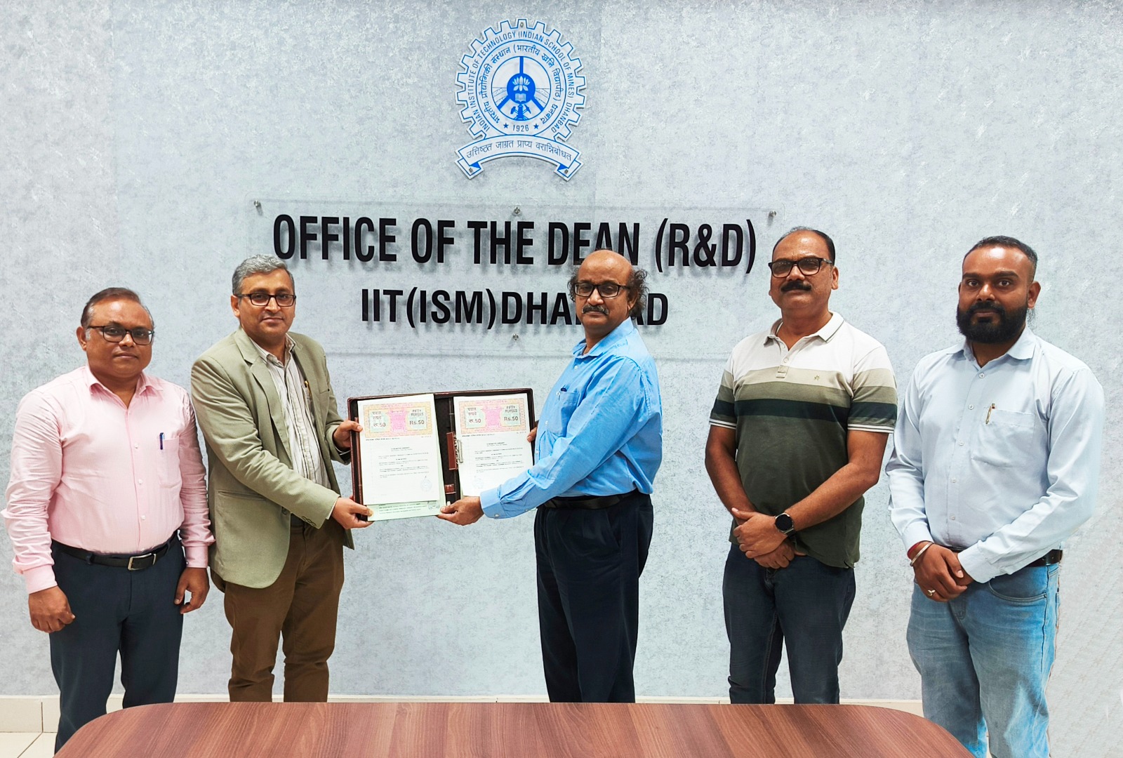 IIT ISM धनबाद और IKN Innovation Foundation के बीच समझौता, स्टार्टअप्स को मिलेगा बड़ा सहयोग
