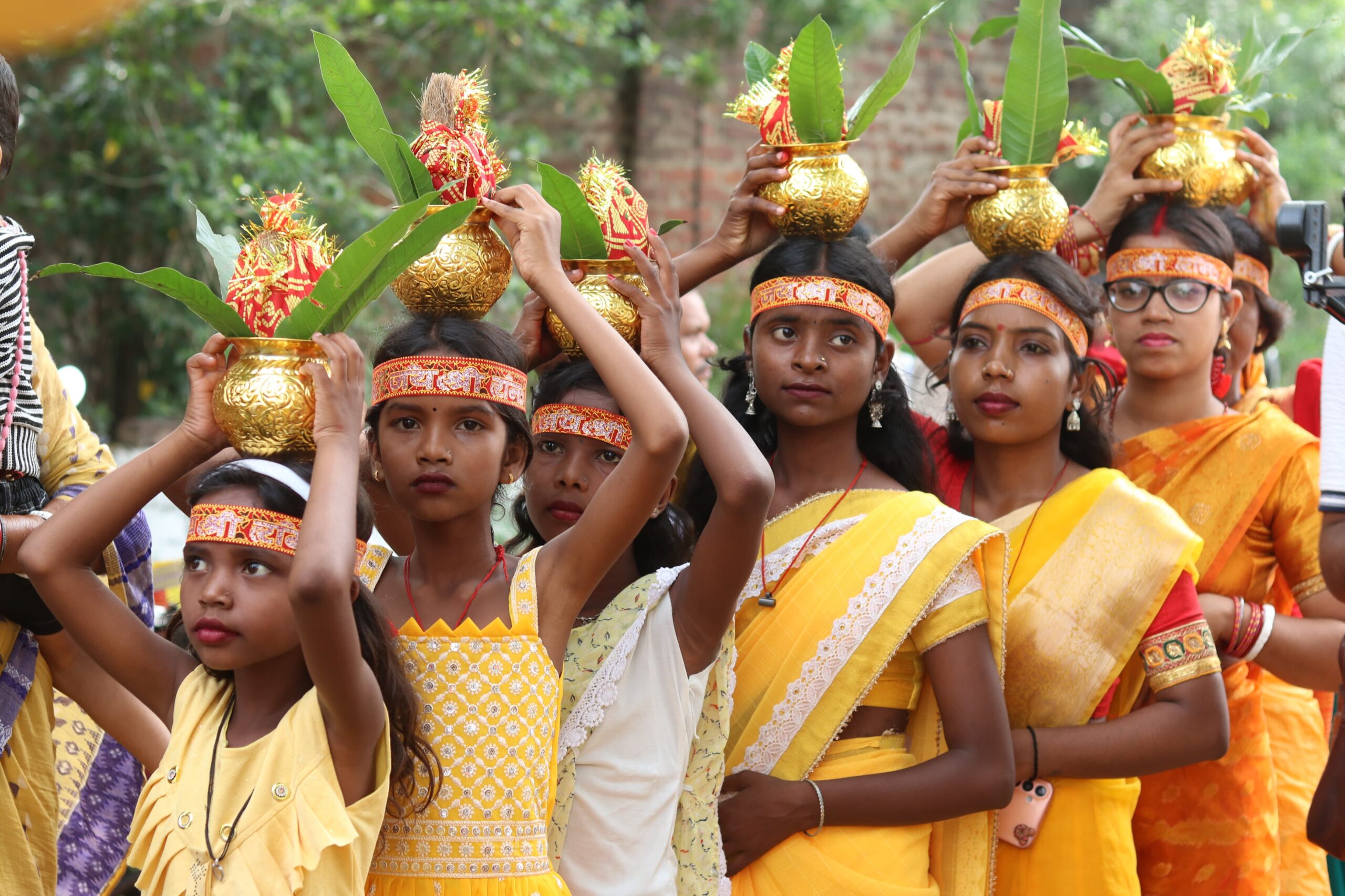 जियलगढ़ा में शुरू हुई श्रीमद्भागवत कथा, भव्य कलश यात्रा से भक्तिमय हुआ माहौल