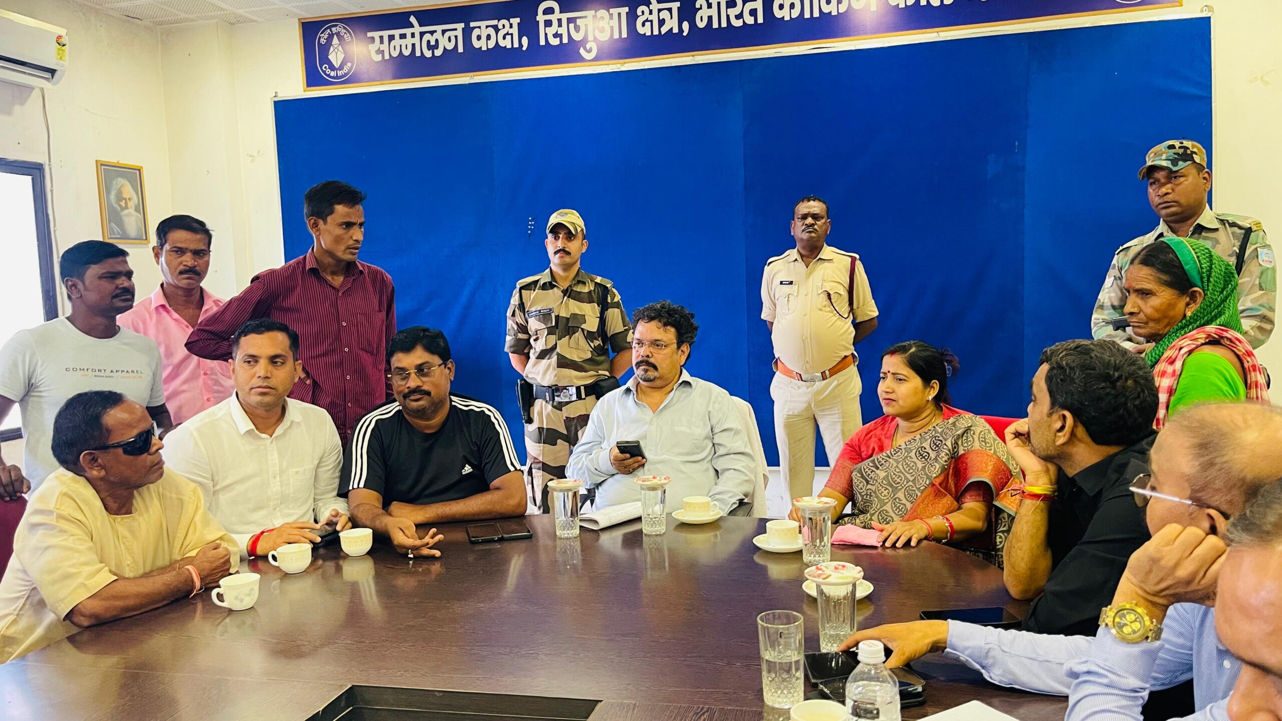 एरिया-5 में जमीन के बदले नियोजन का मामला गरमाया, विधायक रागिनी सिंह ने जीएम से की बैठक
