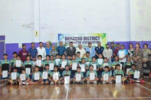 10 दिवसीय बैडमिंटन समर कोचिंग कैंप का समापन, खिलाड़ियों को प्रमाण-पत्र व ट्रॉफी देकर किया सम्मानित