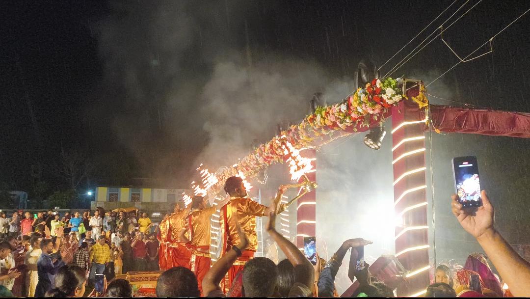 सिंदरी में नए शिवलिंग की स्थापना, भव्य यज्ञ के साथ काशी जैसी गंगा आरती का आयोजन