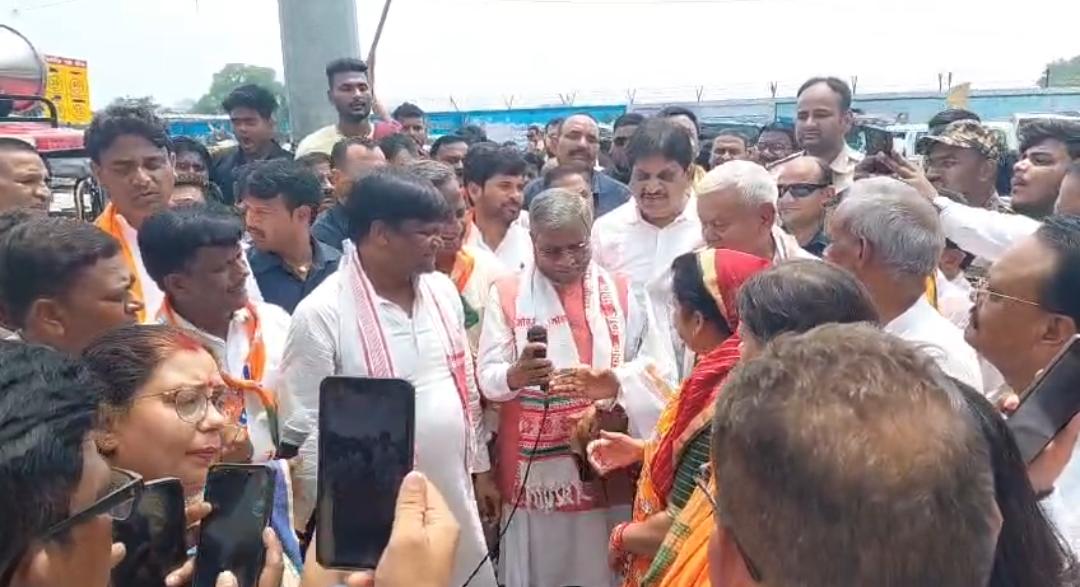 बिजली-पानी संकट को लेकर भाजपा का समाहरणालय पर आक्रोश प्रदर्शन, बाबूलाल मरांडी ने NIA जांच की उठाई मांग