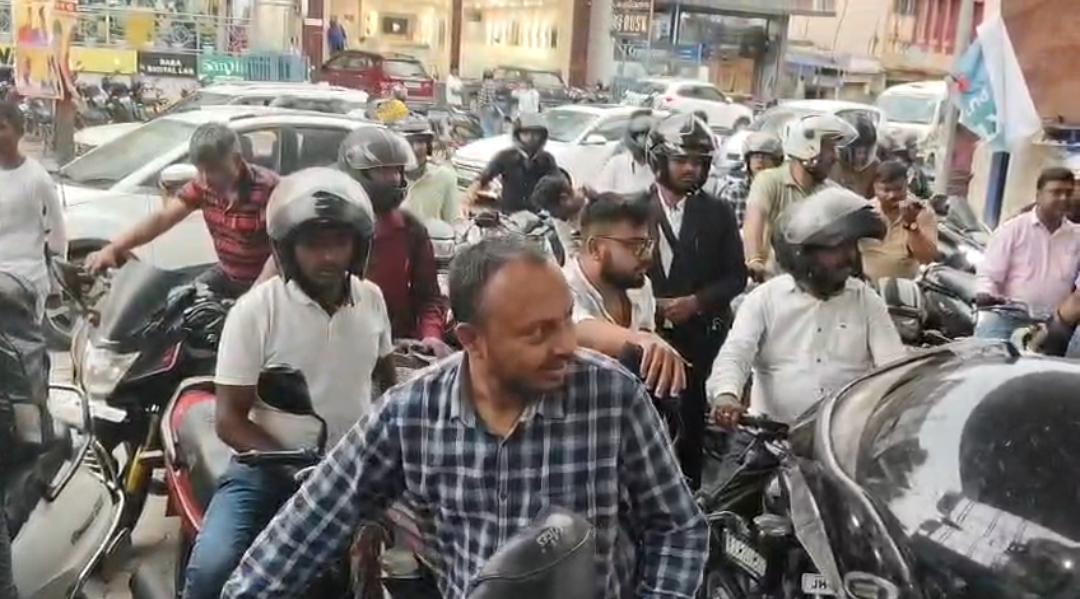 पेट्रोल-डीजल कीमत बढ़ने के बाद रांची में बदली तस्वीर, कई पंपों पर कम हुई भीड़