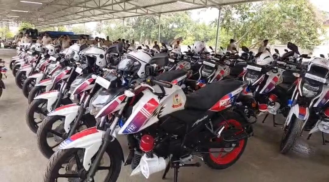 धनबाद में पुलिस पेट्रोलिंग को मिली मजबूती, 112 बाइक को दिखाई गई हरी झंडी