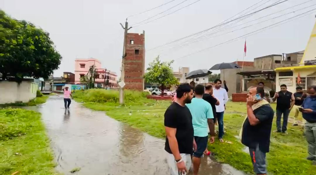 धनबाद में भारी बारिश के बाद एक्शन मोड में दिखे मेयर संजीव सिंह