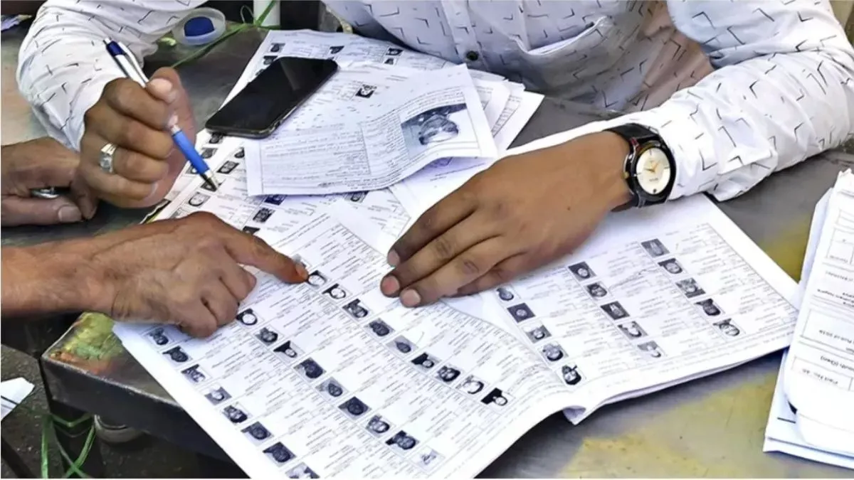 dhanbad 30 जून से पहले धनबाद में मतदाता मैपिंग पर जोर, अब तक 61.82% मतदाता हुए मैप