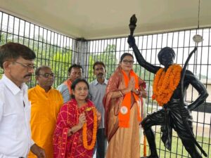 सिंदरी में भगवान बिरसा मुंडा को श्रद्धासुमन अर्पित, जनजातीय गौरव को किया याद