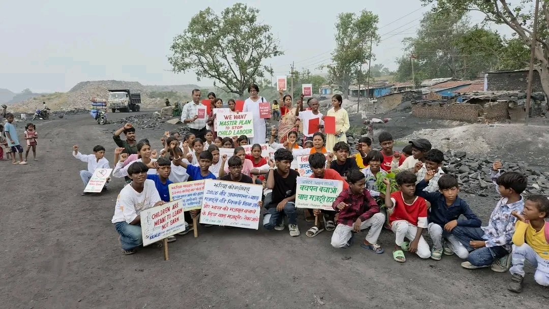 झरिया से उठी बाल श्रम उन्मूलन की आवाज, छात्रों ने केंद्र और राज्य सरकार से ‘मास्टर प्लान’ लागू करने की मांग की