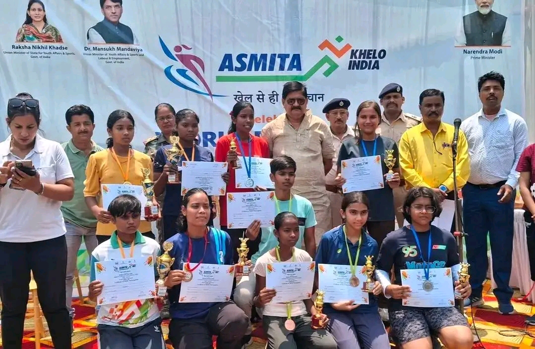 धनबाद की बेटियों ने साइक्लिंग ट्रैक पर दिखाई रफ्तार, खेलो इंडिया लीग में बिखेरा जलवा