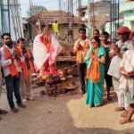 सिंदरी विधानसभा क्षेत्र के बाघमारा में मंदिर निर्माण कार्यों का तारा देवी ने लिया जायजा
