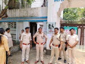 NEET परीक्षा को लेकर धनबाद पुलिस अलर्ट, सभी केंद्रों पर कड़ी सुरक्षा व्यवस्था