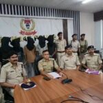 धनबाद पुलिस की बड़ी सफलता, बाइक चोर गिरोह का भंडाफोड़; 13 चोरी की मोटरसाइकिल के साथ 5 गिरफ्तार