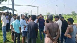 Giridih news:ट्रेन की चपेट में आने से युवक की मौत, परिजनों ने जताई हत्या की आशंका
