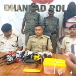 DhanbadNews:रेलवे टेंडर में रंगदारी की साजिश नाकाम, हथियारों के साथ गिरोह का सदस्य गिरफ्तार